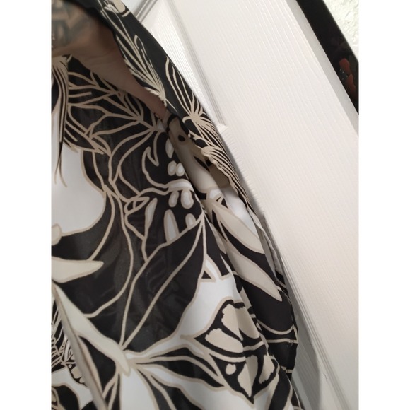White House Black Market‎ Tropical Leaf Print Asymmetrical Top Size M - Picture 4 of 5
